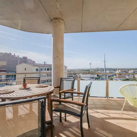 Agi Cap Trencat Apartamento